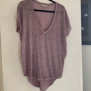 Light pink/purple express V-neck